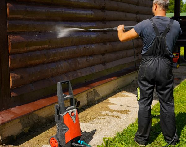 Log Home Pressure Washing in Mill Valley