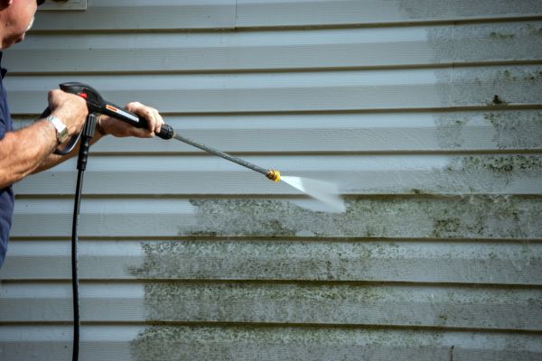 Vinyl Siding Power Washing in Mill Valley