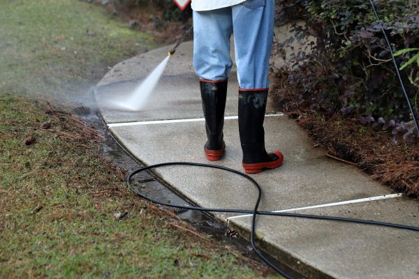 Sidewalk Pressure Cleaning in Mill Valley