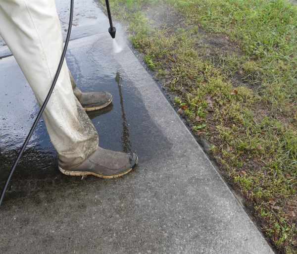 Sidewalk Concrete Cleaning in Mill Valley