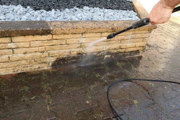 Retaining Wall Power Washing in Mill Valley