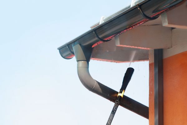 Eaves Power Washing in Mill Valley