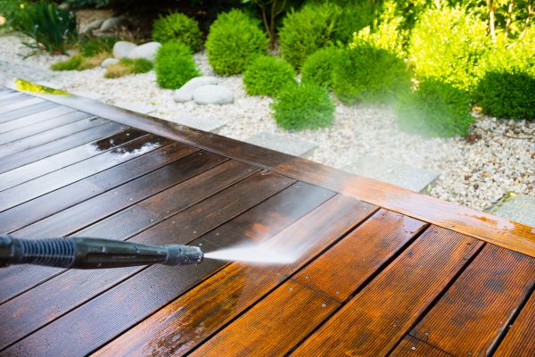Deck Cleaning in Mill Valley